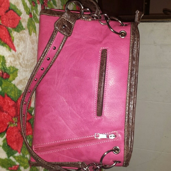 A purse - Picture 4 of 4