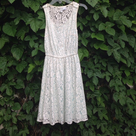 H&M Dresses & Skirts - H&M Slightly Off-White Lace Dress