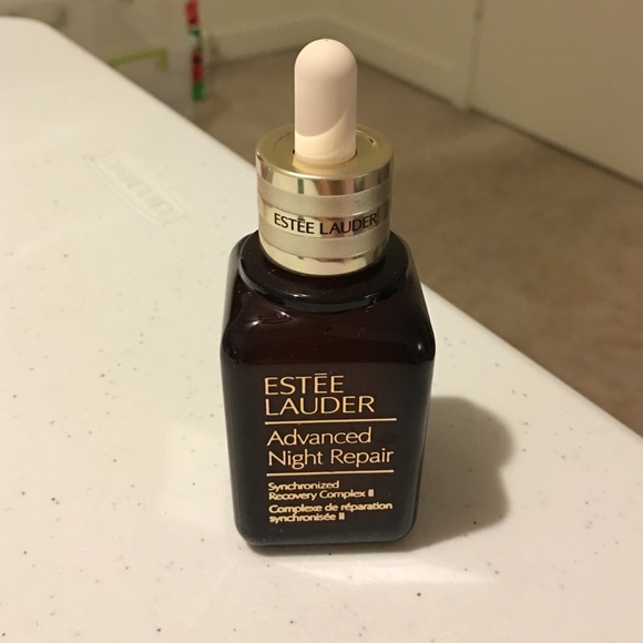 Estée Lauder advanced night repair serum