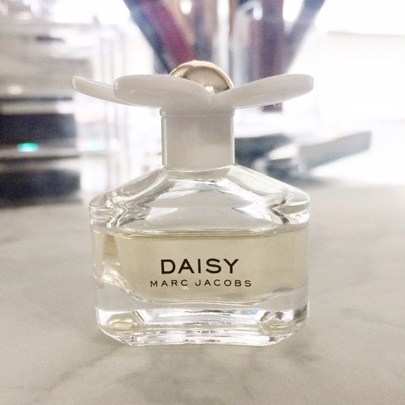 Marc Jacobs Other - MINI Marc Jacobs Daisy Perfume