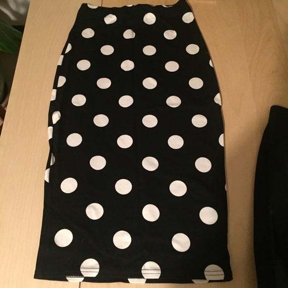 River Island Dresses & Skirts - Polka dot stretchy pencil skirt