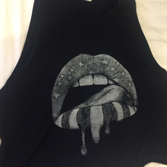 Brandy Melville Graphic Tee - Picture 2 of 2