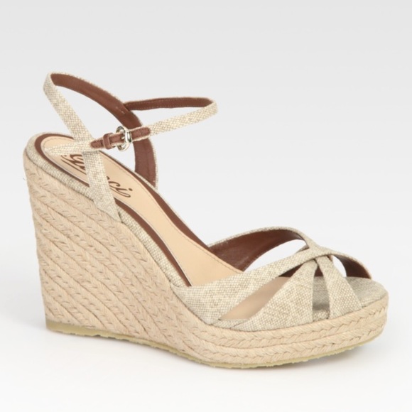 Gucci Shoes - WEEKEND SALE! Gucci Linen Espadrille Wedges