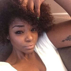 Meet your Posher, Kanesha