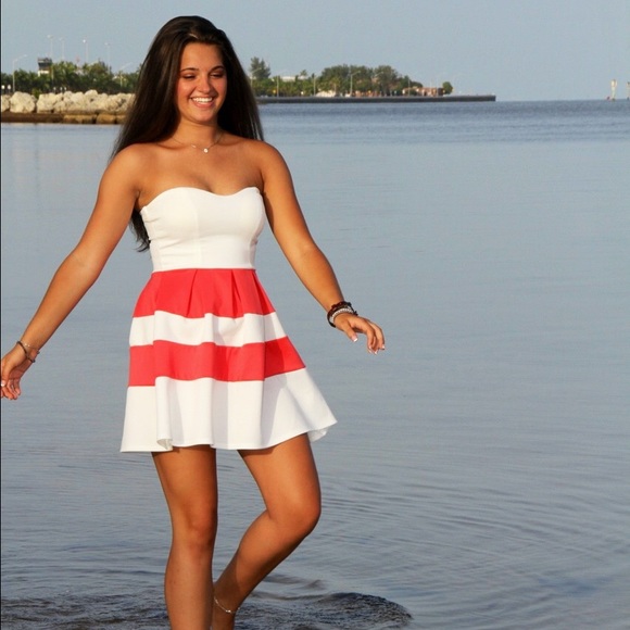 Meet your Posher, Mikaila - Picture 1 of 1