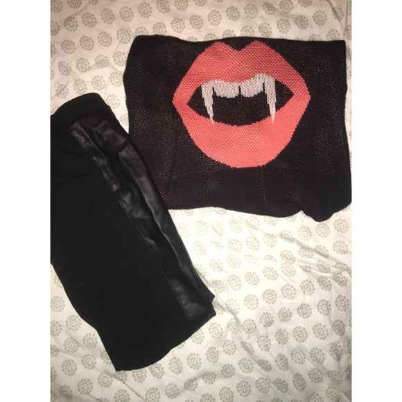 Grunge LA Hearts sweater