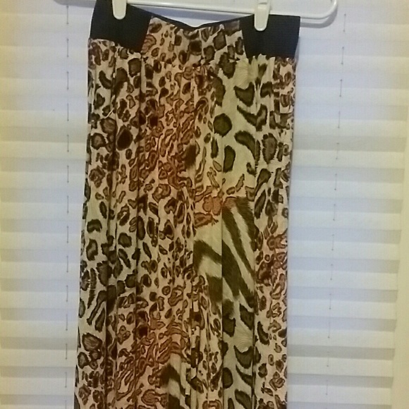 Stretchy cheetah print pants.