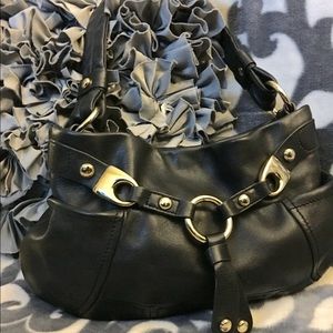 B. Makowski leather purse