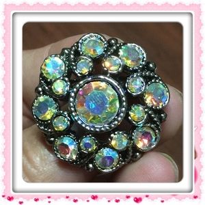 NEW. Elegant/stunning brooch