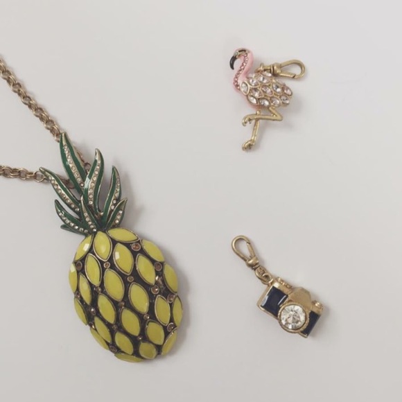 ๐ Statement Necklace - Picture 3 of 4