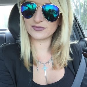 Meet your Posher, Carly