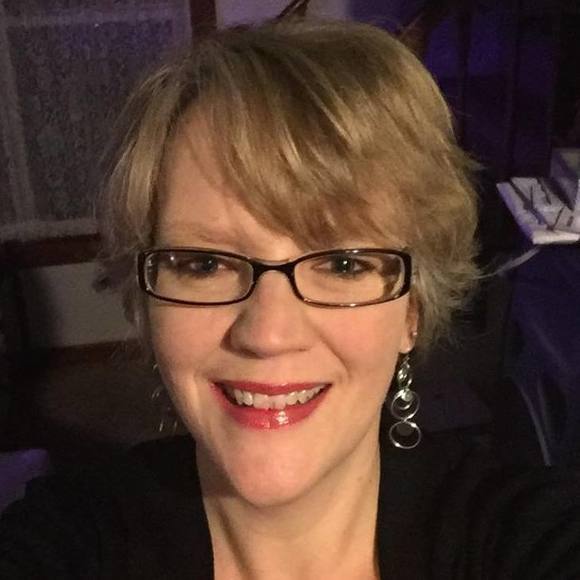 Meet your Posher, Deanna
