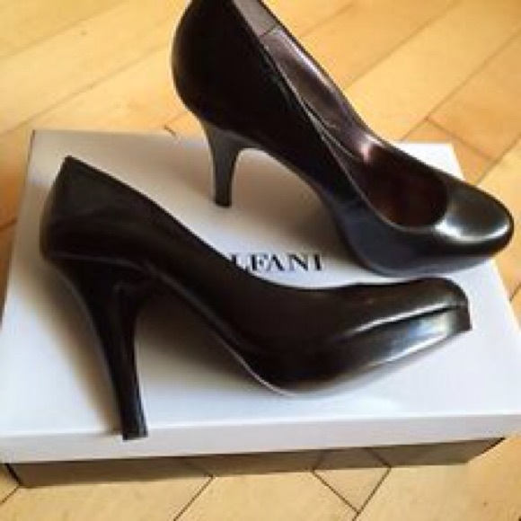 Black pump heels
