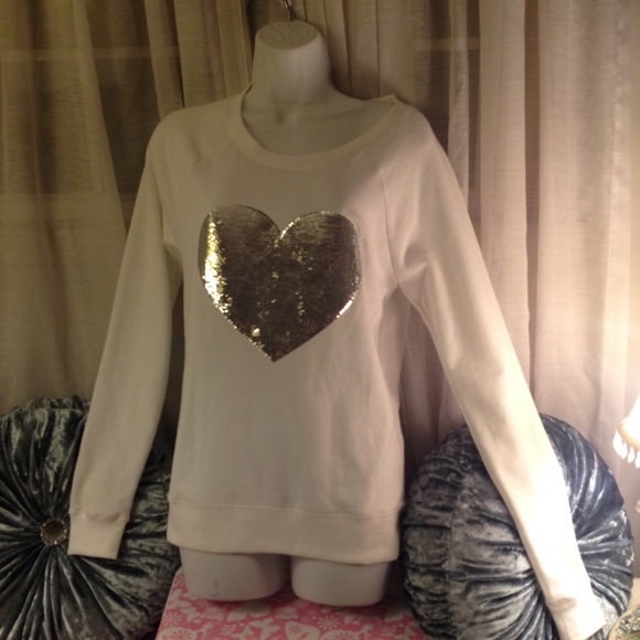 Victoria's Secret Tops - NWOT Victoria's Secret pullover xs-s
