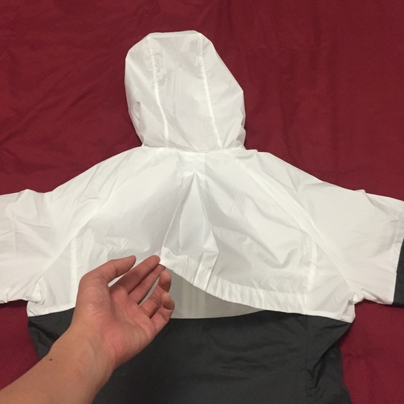 brand new with tags nike windbreaker 💞 - Picture 3 of 4