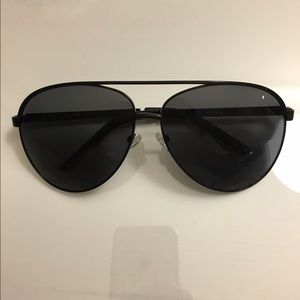 Quay Australia Vivienne Black Sunglasses