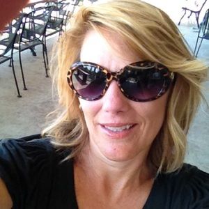 Meet your Posher, Deborah