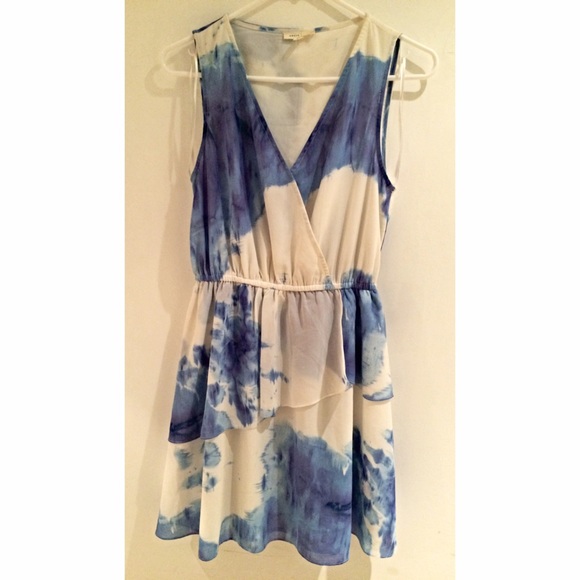 Urban Outfitters Dresses & Skirts - EUC Abstract  Under Skies Wrap Tiers Dress