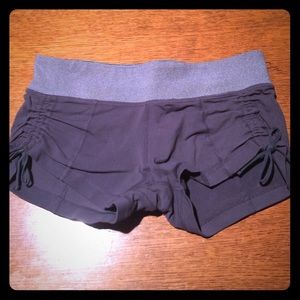 Lululemon SHORTS Size 6