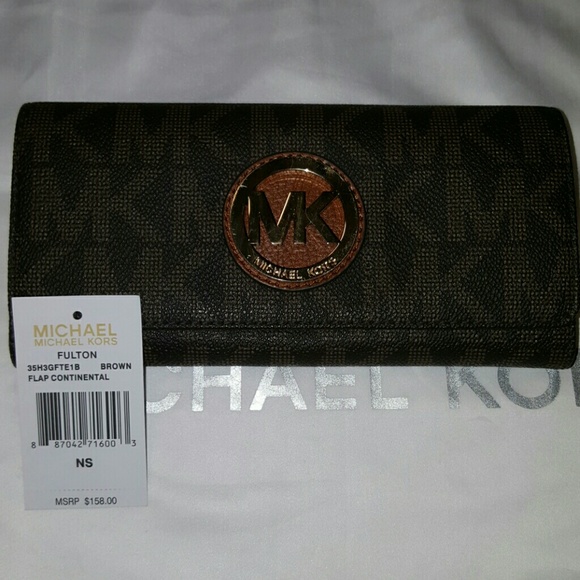 *****SOLD ON OTHER SITE******MK fulton wallet - Picture 1 of 4