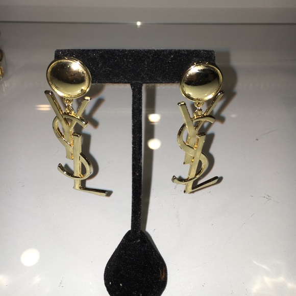 Drop earrings