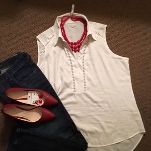 White Sleeveless Blouse longer in the back (XL)