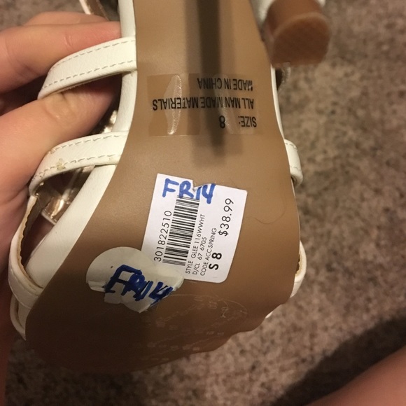 White lace up heels - Picture 2 of 4