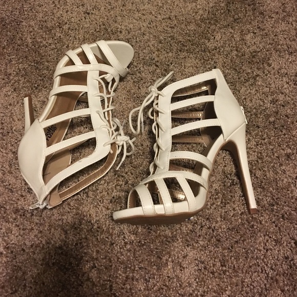 White lace up heels - Picture 3 of 4
