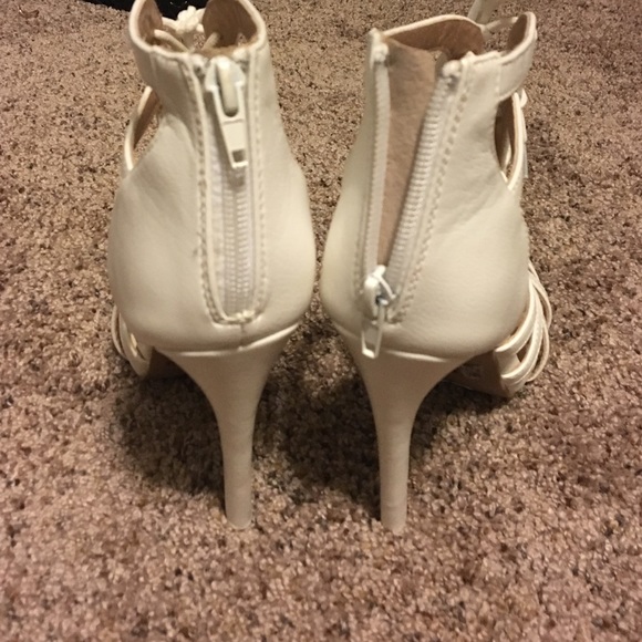 White lace up heels - Picture 4 of 4