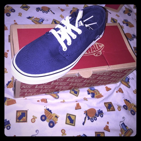 Vans boys size 3 nib