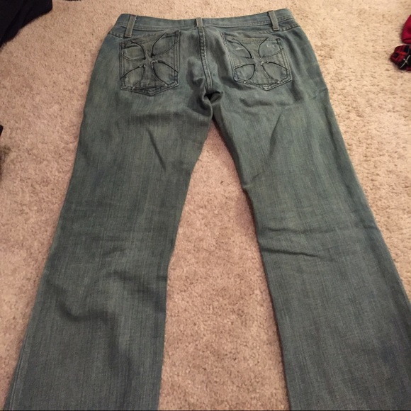 Designer Jeans - Picture 2 of 3