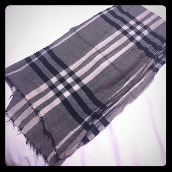 Burberry scarf