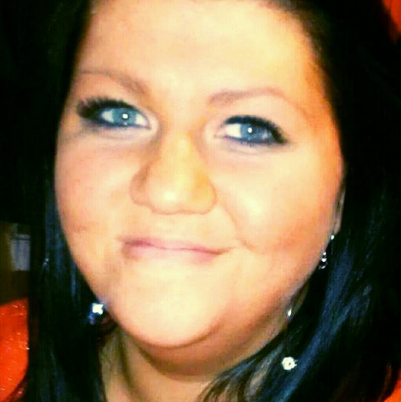 Meet your Posher, Monica - Picture 1 of 1