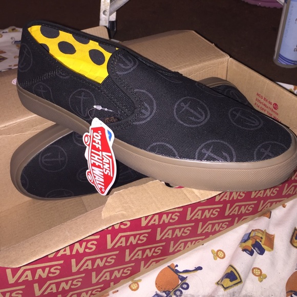 Vans men's captain fin slip ons 10.5