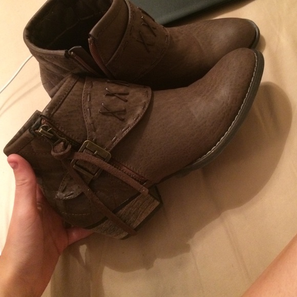Ankle boots