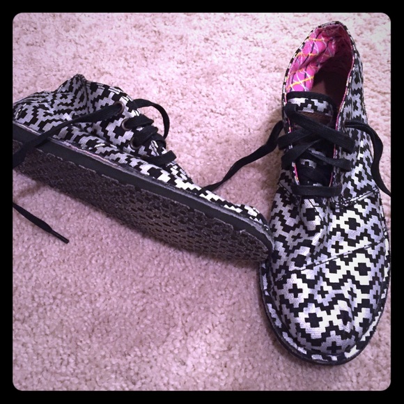 🔴Toms High Tops WORN ONCE!