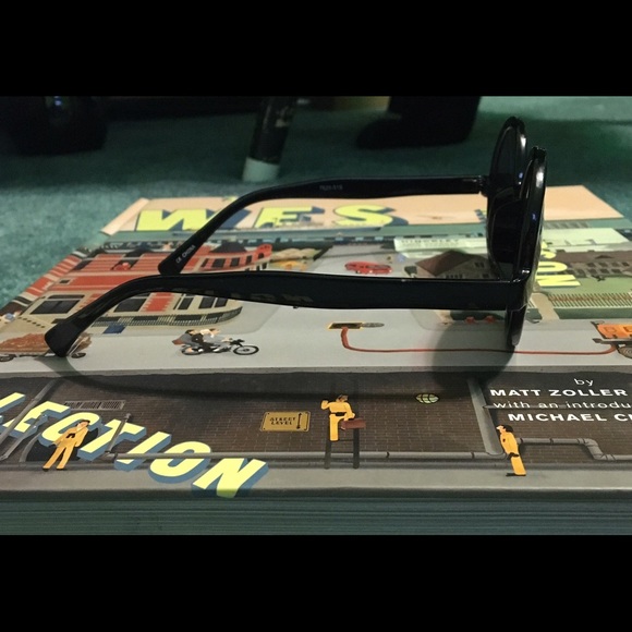 sunglasses - Picture 2 of 2