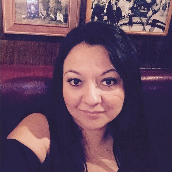 Meet your Posher, Alma - Picture 1 of 1