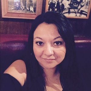 Meet your Posher, Alma