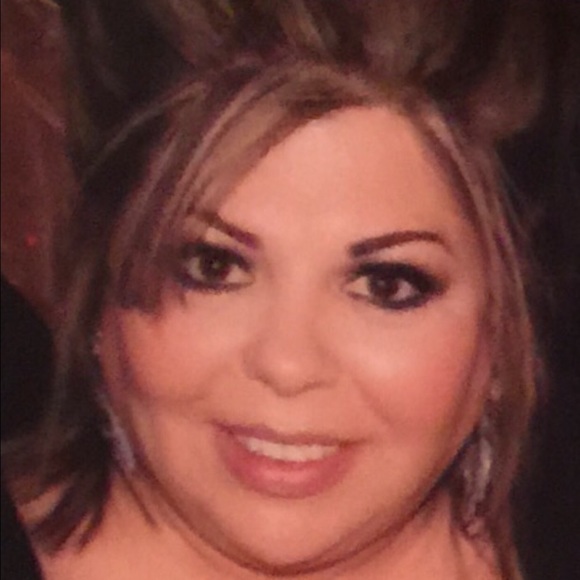 Meet your Posher, Adriana