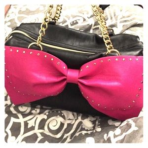 Betsy Johnson arm bag