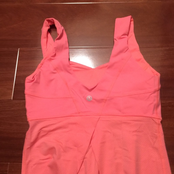 Lulumemon size 4 - Picture 2 of 3