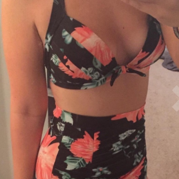 🌺HostPick🌺NWT Black High-Waisted Swimsuit Bikini - Picture 3 of 4