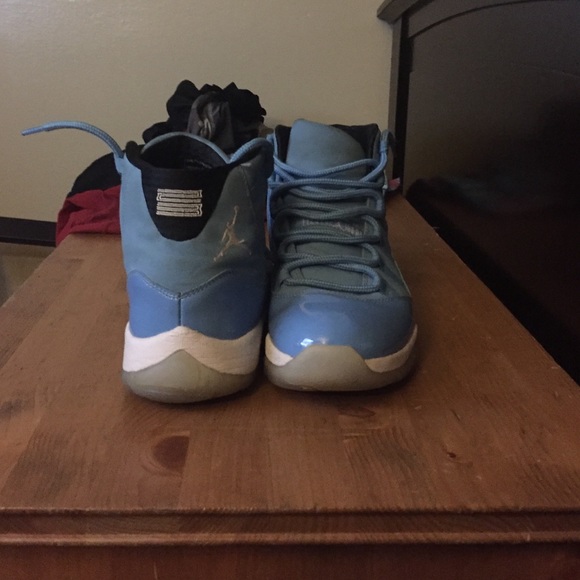 Pantone 11s - Picture 2 of 2