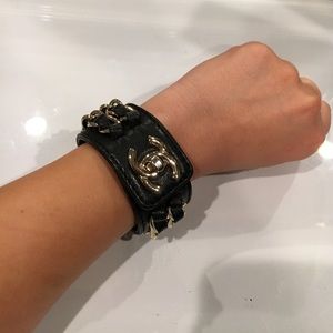 Bracelet cuff