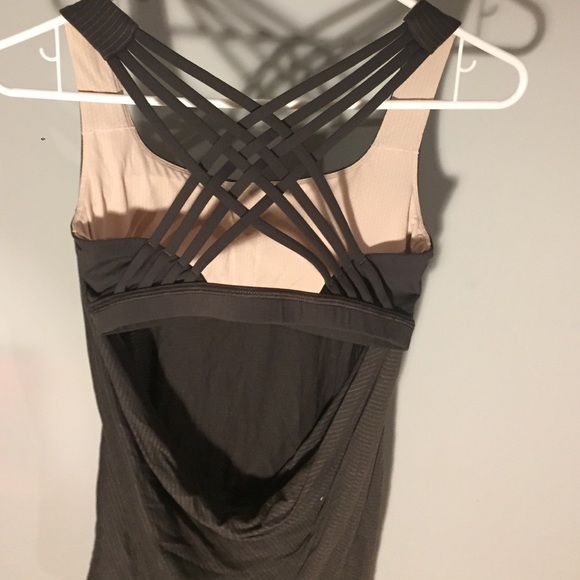 Lululemon workout top