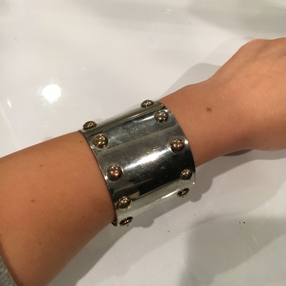 Bracelet cuff