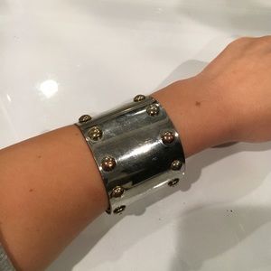 Bracelet cuff