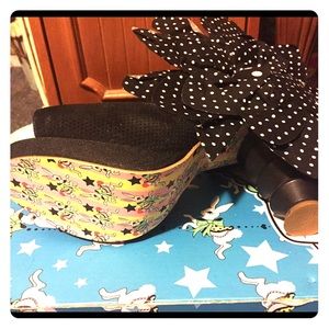Foxy Flower Top black sandal-Irregular by Choice