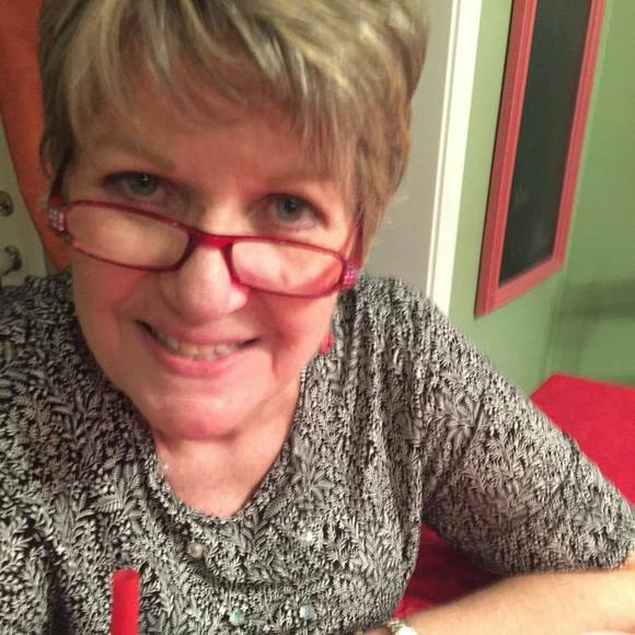 Meet your Posher, Polly - Picture 1 of 1